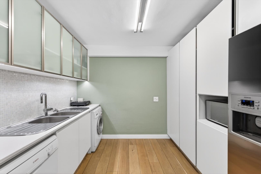 3 Bedroom Property for Sale in Vredehoek Western Cape